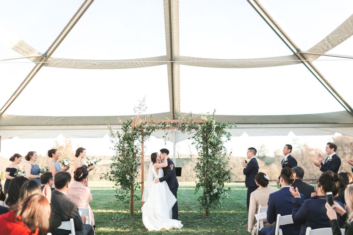 northern-virginia-wedding-venues-clear-tent-danny-becky-anny-photography00010