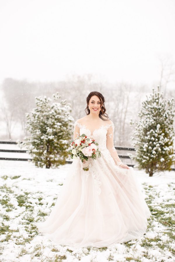 Bridal photo in the snow