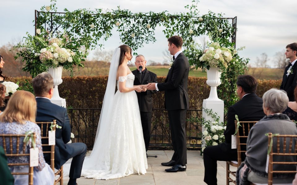 virginia-barn-wedding-venue-audreya-antonio-fall-november00008
